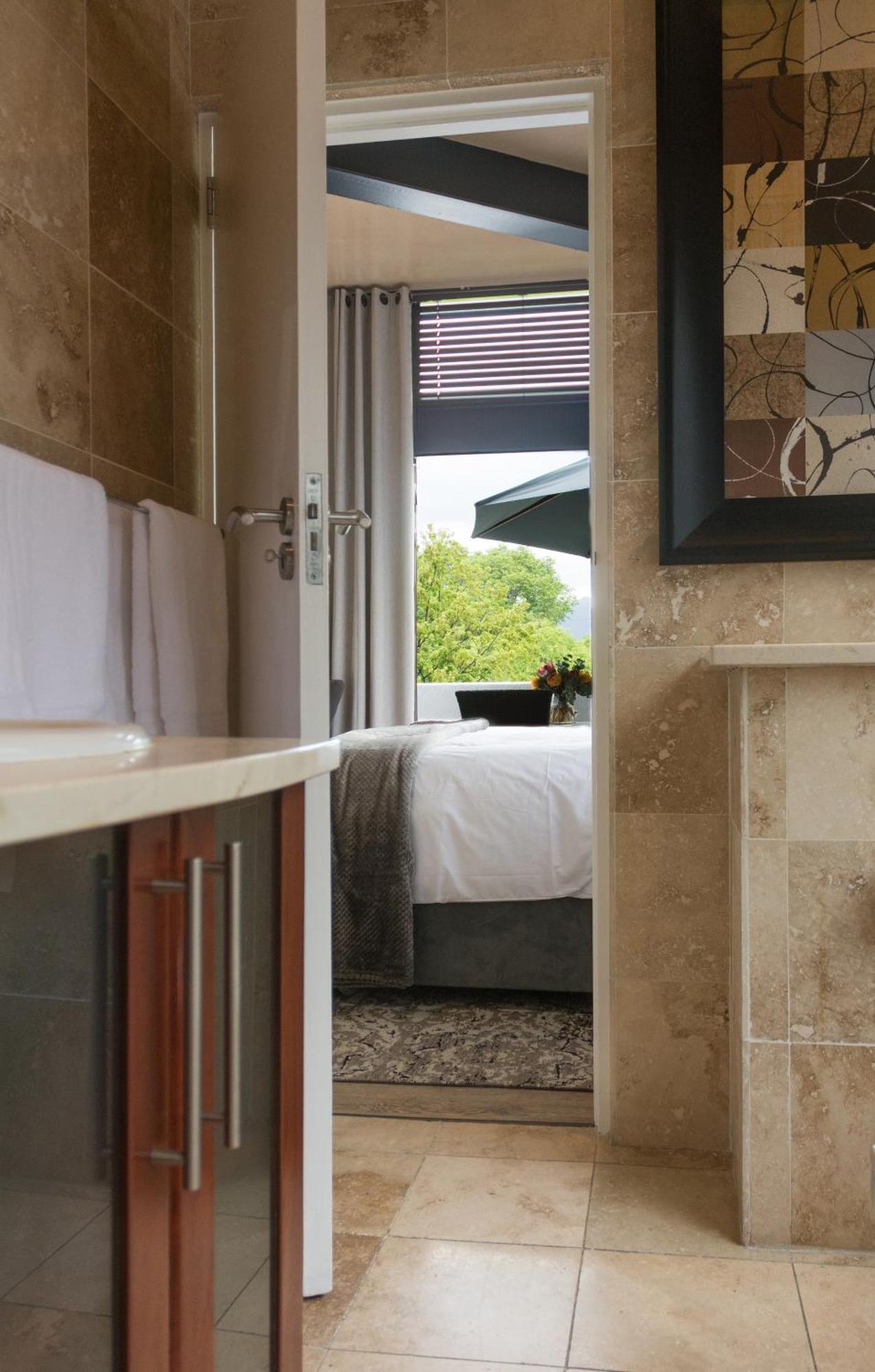 Chung cư 84 m² 2 phòng ngủ, 2 phòng tắm riêng ở Trung tâm Stellenbosch Ngoại thất bức ảnh
