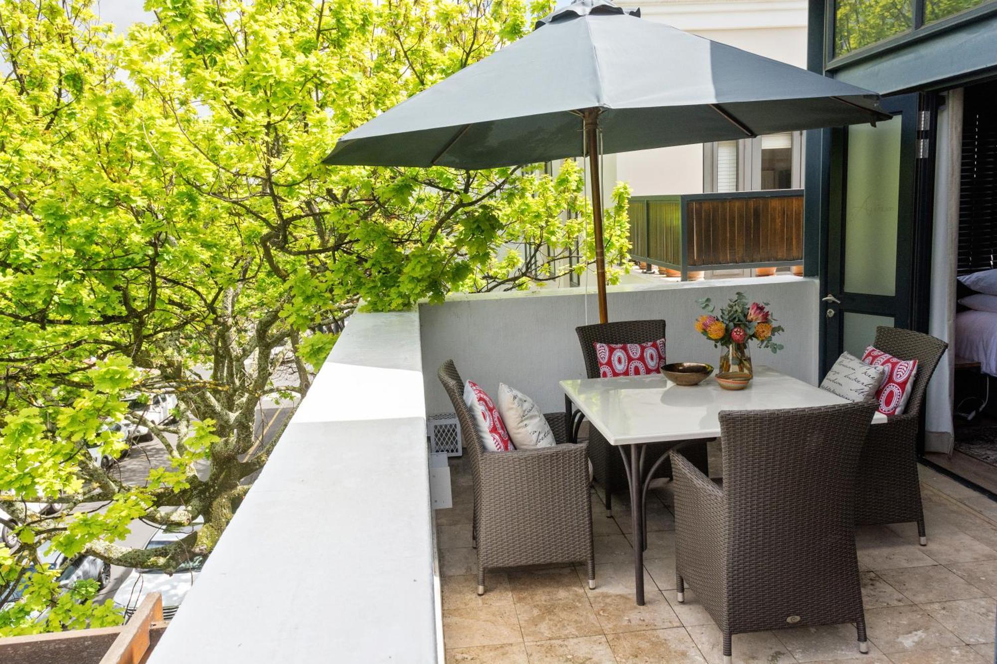 Chung cư 84 m² 2 phòng ngủ, 2 phòng tắm riêng ở Trung tâm Stellenbosch Ngoại thất bức ảnh