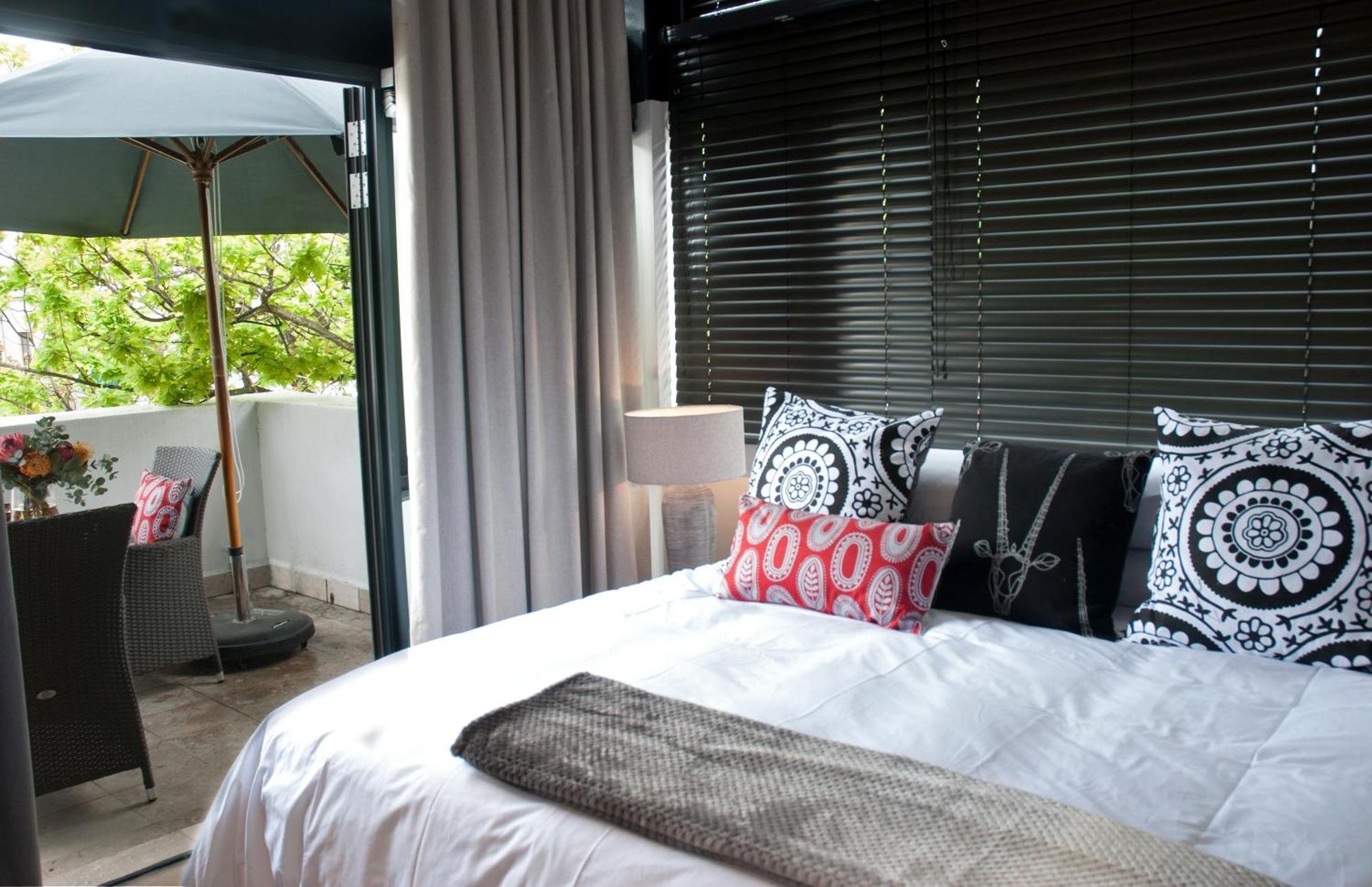 Chung cư 84 m² 2 phòng ngủ, 2 phòng tắm riêng ở Trung tâm Stellenbosch Ngoại thất bức ảnh