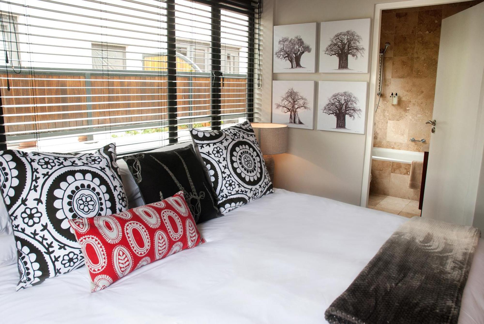 Chung cư 84 m² 2 phòng ngủ, 2 phòng tắm riêng ở Trung tâm Stellenbosch Ngoại thất bức ảnh