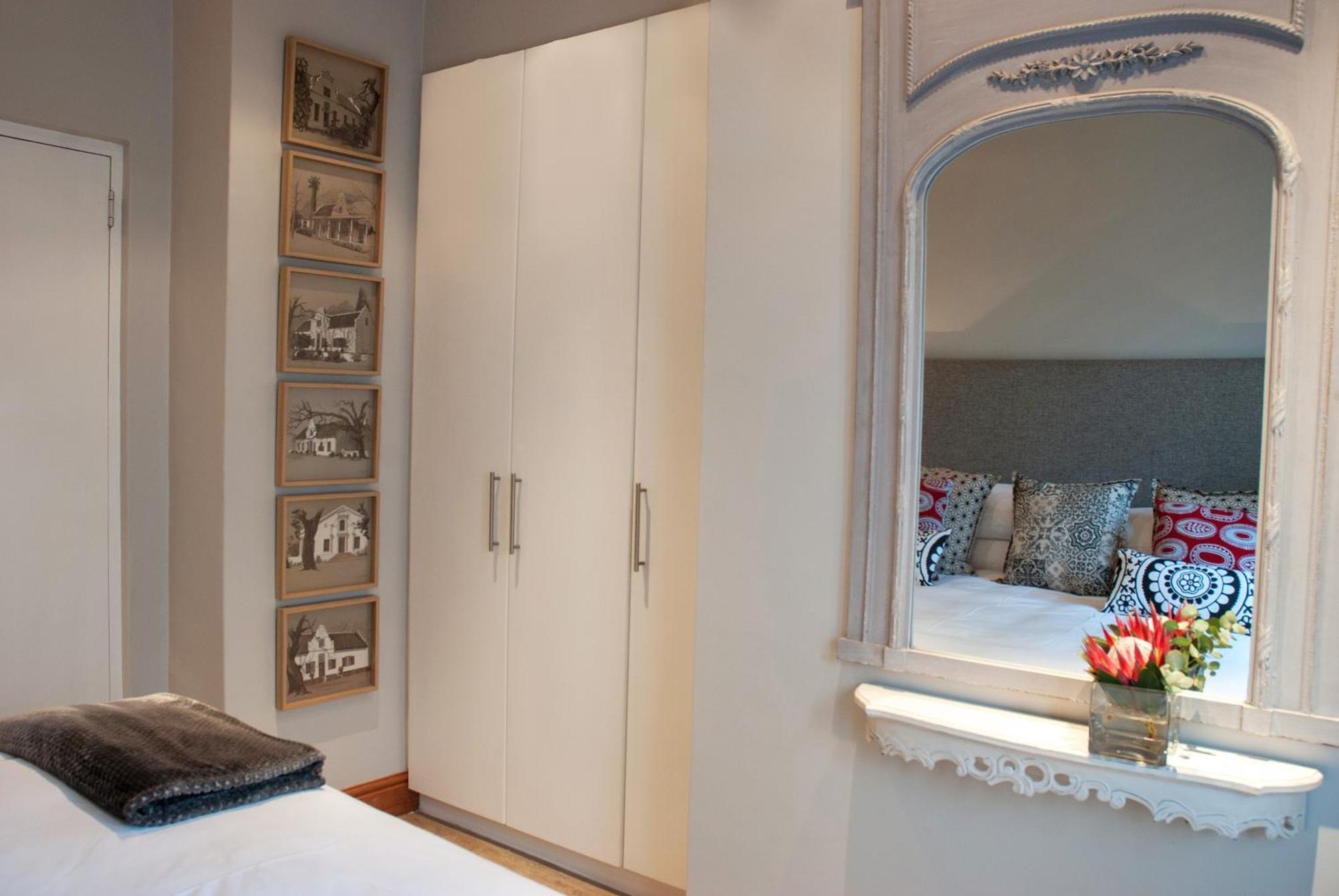 Chung cư 84 m² 2 phòng ngủ, 2 phòng tắm riêng ở Trung tâm Stellenbosch Ngoại thất bức ảnh