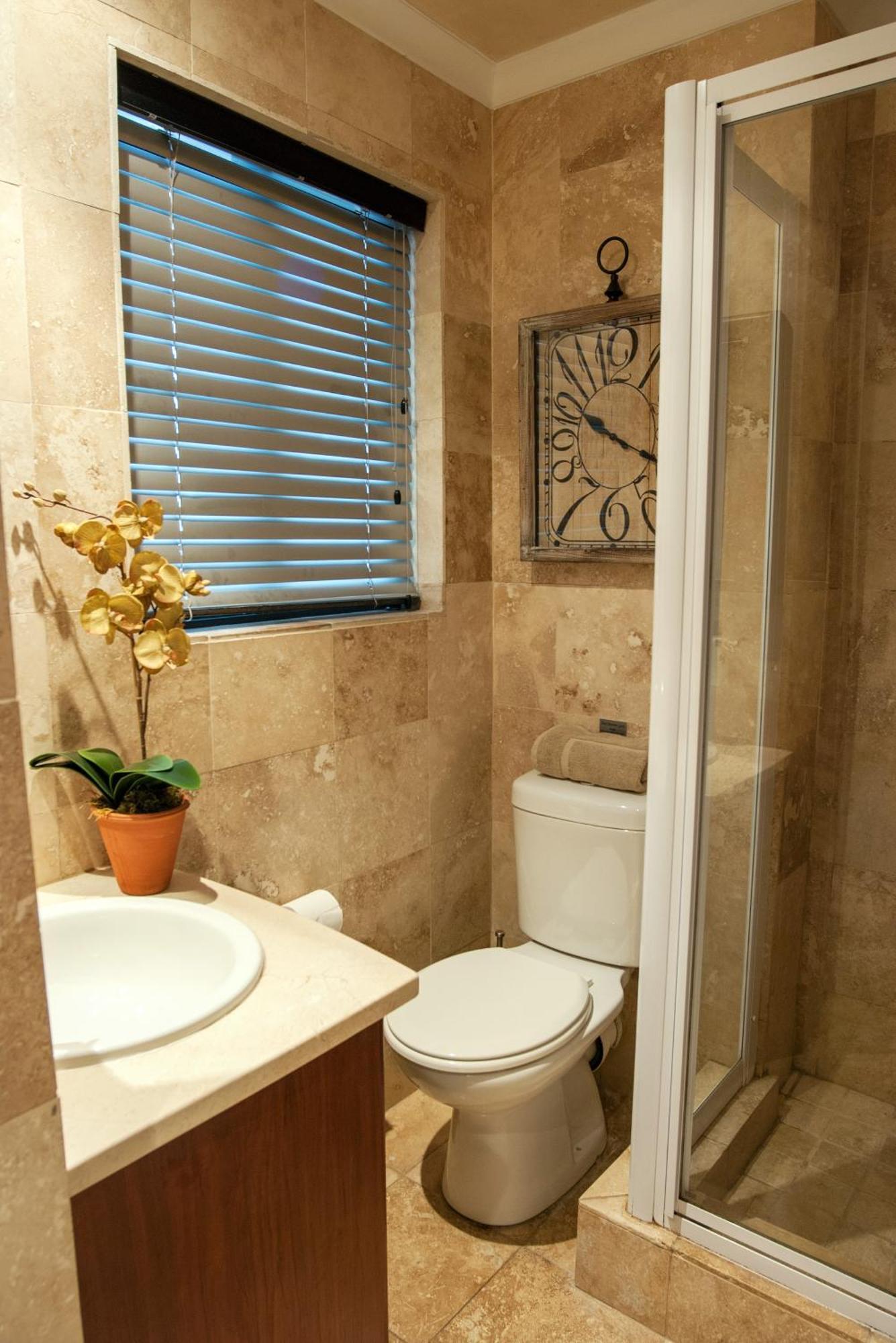 Chung cư 84 m² 2 phòng ngủ, 2 phòng tắm riêng ở Trung tâm Stellenbosch Ngoại thất bức ảnh