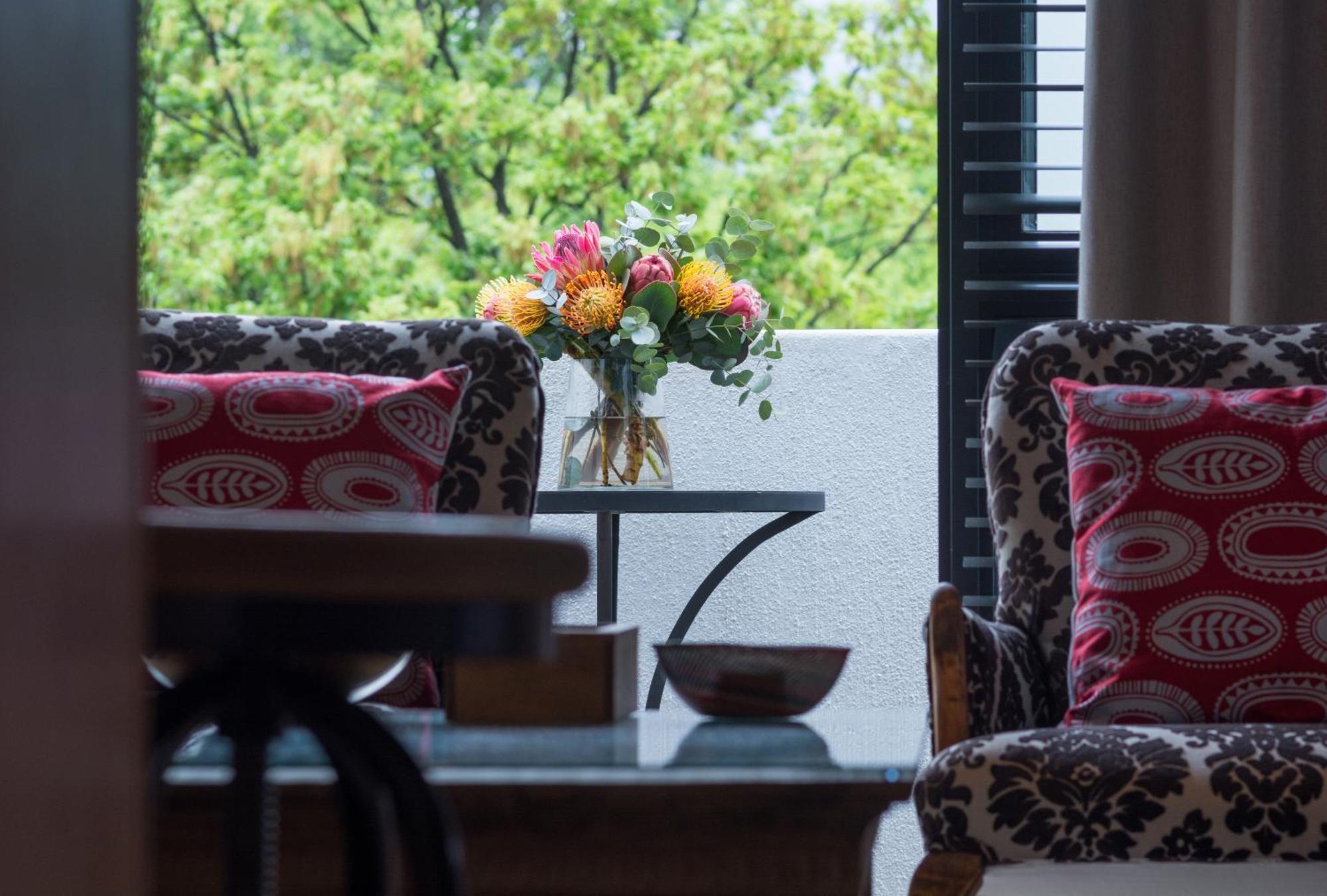 Chung cư 84 m² 2 phòng ngủ, 2 phòng tắm riêng ở Trung tâm Stellenbosch Ngoại thất bức ảnh