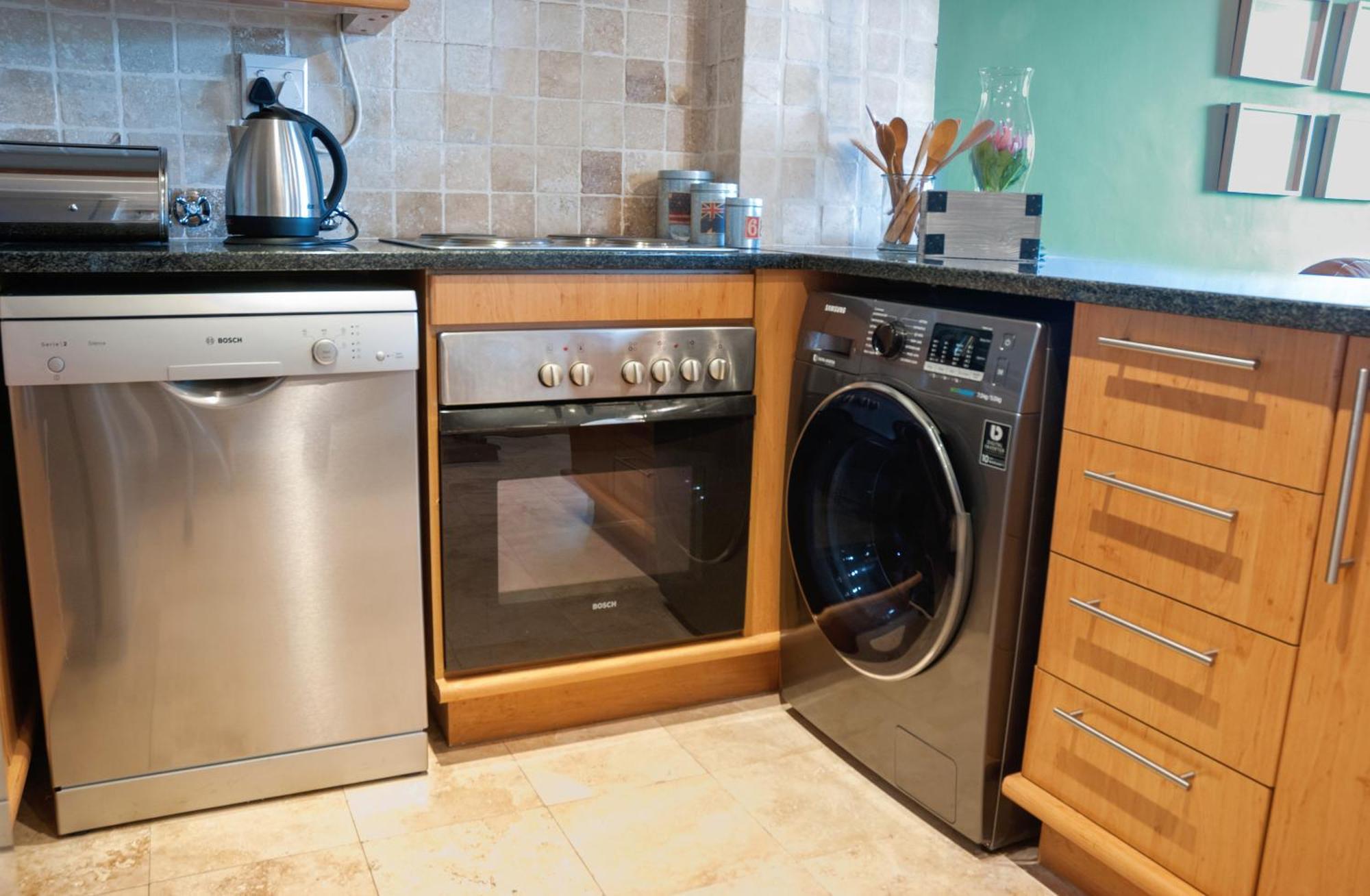 Chung cư 84 m² 2 phòng ngủ, 2 phòng tắm riêng ở Trung tâm Stellenbosch Ngoại thất bức ảnh