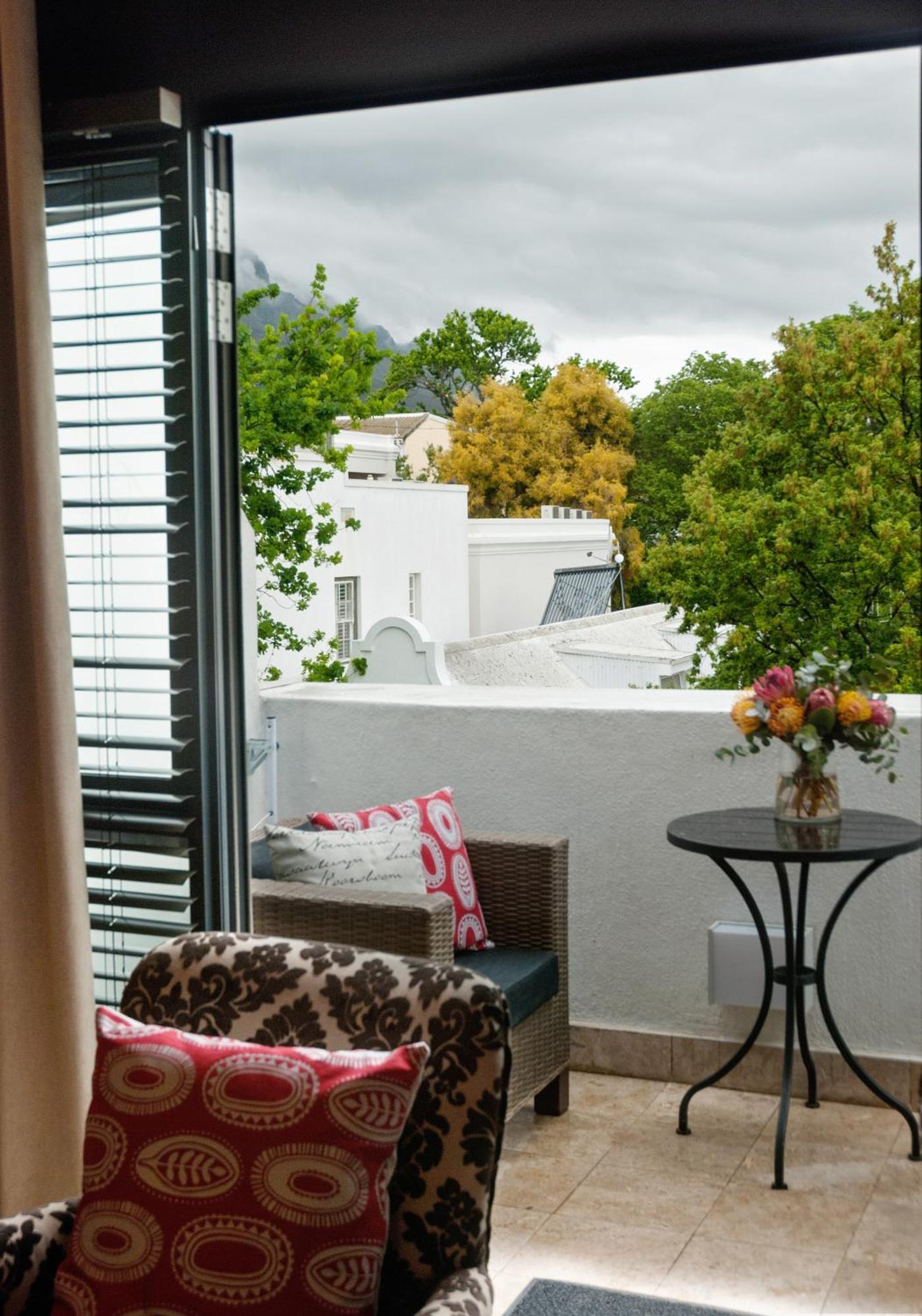 Chung cư 84 m² 2 phòng ngủ, 2 phòng tắm riêng ở Trung tâm Stellenbosch Ngoại thất bức ảnh