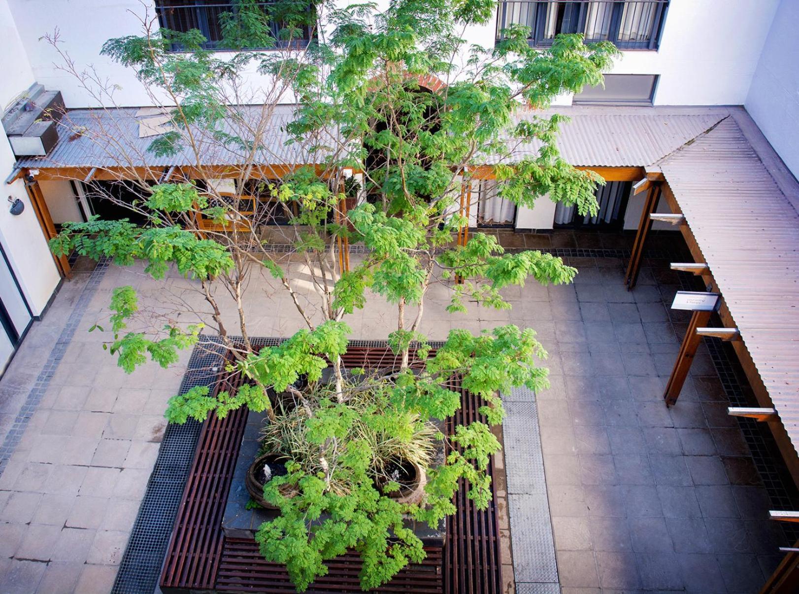 Chung cư 84 m² 2 phòng ngủ, 2 phòng tắm riêng ở Trung tâm Stellenbosch Ngoại thất bức ảnh